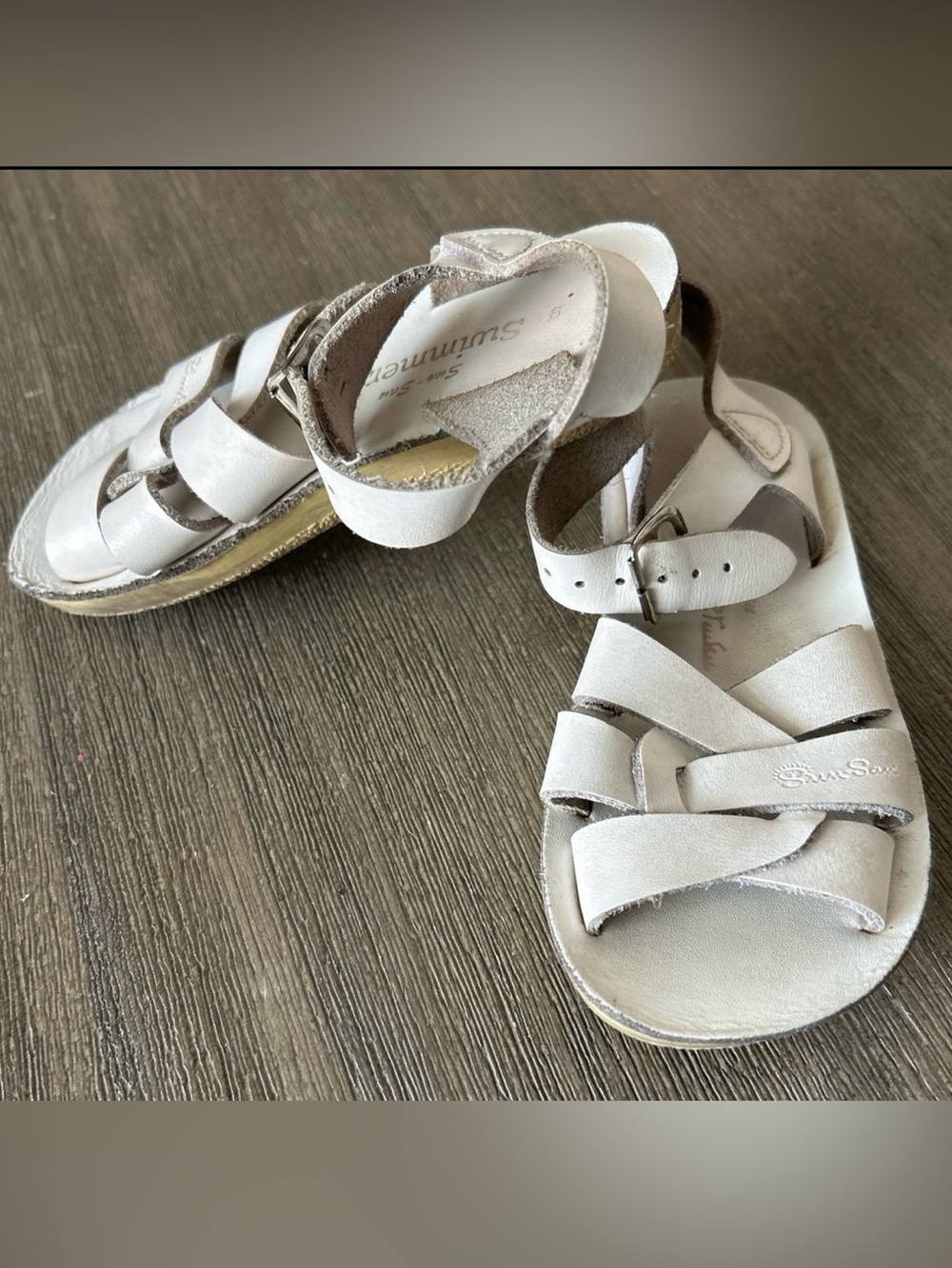 Sun San Swimmers White
Sandals, Size 9.